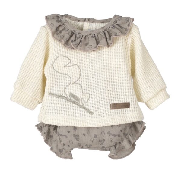 This is an absolutely adorable baby girls two piece romper set! Features a cream colored blouse with ballooned long sleeves with the cutest squirrel design. The neck line is trimmed with a tan colored printed ruffle. Comes with a matching pair of bloomers with ruffled legs 50%Visco 27%Nylon 23%Polyester Made in Spain Size- 1m, 3m Sold by Alz's Baby Boutique