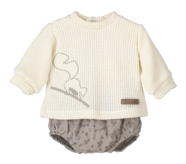 This is an absolutely adorable baby boys two piece romper set! Features a cream colored blouse with ballooned long sleeves with the cutest squirrel design. Comes with a matching pair of bloomers in a tan color print design. 50%Visco 27%Nylon 23%Polyester Made in Spain Size- 1m, 3m Sold by Alz's Baby Boutique