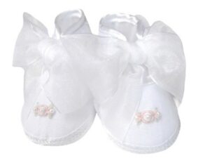 Sweet embroidered baby shoes with white and pink rosettes and tiny white pearl accents. Has a delicate sheer white bow. Fits newborn in size Size- 0/15 Made in Columbia Sold by Alz's Baby Boutique